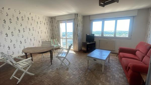 SAUMUR - Appartement 3 chambres avec parking couvert et cave