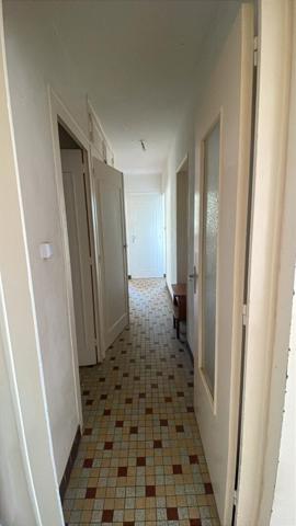 SAUMUR - Appartement 3 chambres avec parking couvert et cave