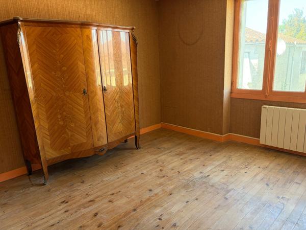 MAREUIL SUR LAY DISSAIS 85320 CALME ABSOLU AVEC TOUT A PIED MAISON A RAFRAICHIR AVEC GARAGE A PRIX FOU