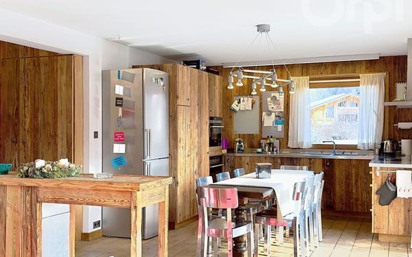 Appartement à vendre    4 pièces • 86 m2 Megève