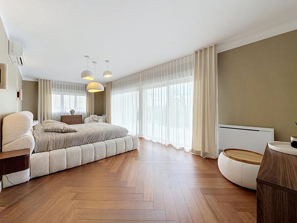 MAGNIFIQUE MAISON RENOVEE DE 270 M² SUR UNE PARCELLE DE 5030 M²