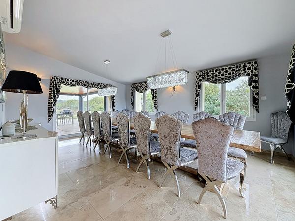 MAGNIFIQUE MAISON RENOVEE DE 270 M² SUR UNE PARCELLE DE 5030 M²