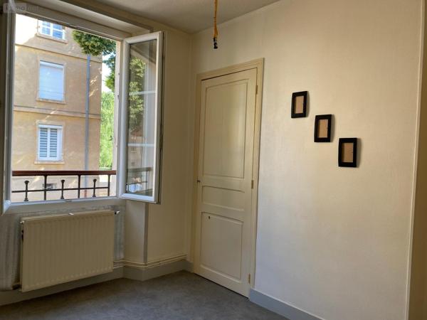 Appartement à rénover à vendre à Paray-le-Monial en Saône-et-Loire (71600), ref : A-P-CA   
SUD