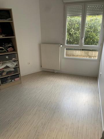 A AULNAY SOUS-BOIS 93600 CHARMANT APPARTEMENT LUMINEUX  T3, 58 m², 2 chambres avec un parking