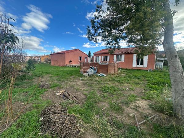 Maison de plain-pied, 4 pièces, grand terrain et garage