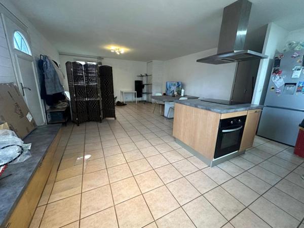 Maison de plain-pied, 4 pièces, grand terrain et garage