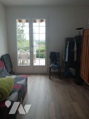 A VENDRE sur la commune de SAINT MARTIN SUR ARMANCON (89700), située à proximité de TONNERRE, u...