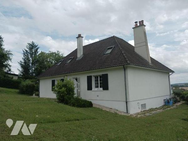 A VENDRE sur la commune de SAINT MARTIN SUR ARMANCON (89700), située à proximité de TONNERRE, u...