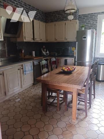 A VENDRE sur la commune de SAINT MARTIN SUR ARMANCON (89700), située à proximité de TONNERRE, u...