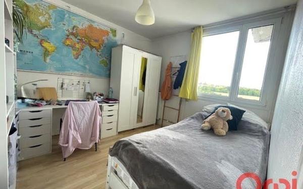 Appartement à vendre    4 pièces • 75,89 m2 Ballainvilliers