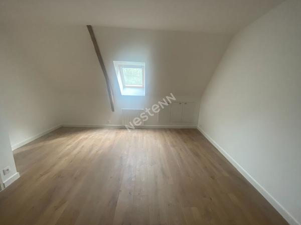 A LOUER - APPARTEMENT REFAIT A NEUF 2 CHAMBRES NAIZIN
