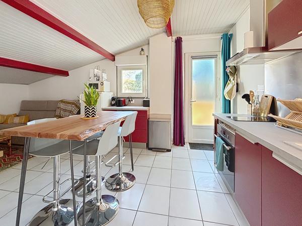 Nîmes (30000) Villa d'architecte 184m2 au total sur un terrain arboré de 2145m2 avec garage et Piscine