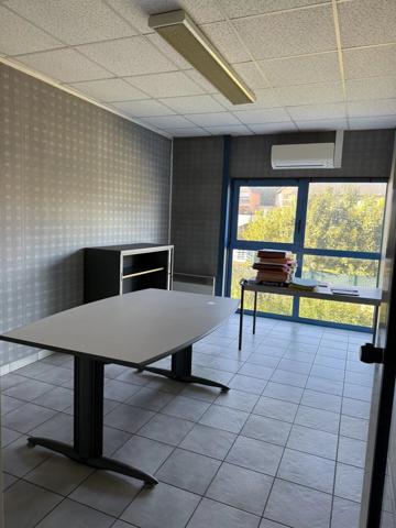 Location Local commercial 4 pièces 83 m2 à Rodez