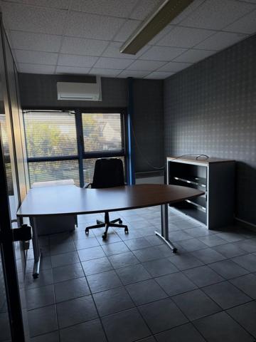 Location Local commercial 4 pièces 83 m2 à Rodez