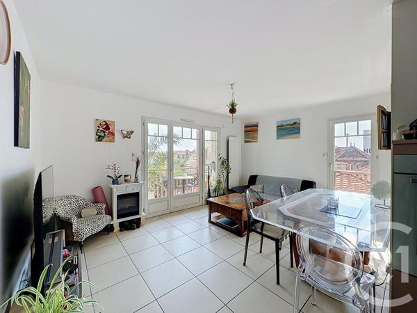 Appartement T3 à vendre  3 pièces - 72,96 m 2   ARCACHON  - 33