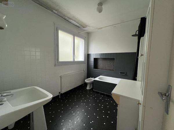 Maison à vendre à Port-Louis dans le Morbihan (56290), ref : 56081-2459