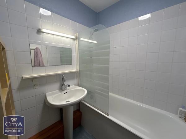 Appartement à vendre 2 pièces 51.41m² Châtellerault (86100)