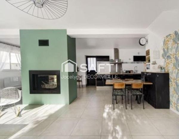 Coup de Coeur : Maison de 175m2 entièrement rénovée en 2010, avec de beaux volumes, 5 chambres, piscine sur un terrain de 693 m2