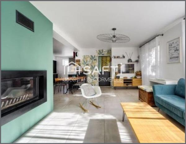 Coup de Coeur : Maison de 175m2 entièrement rénovée en 2010, avec de beaux volumes, 5 chambres, piscine sur un terrain de 693 m2