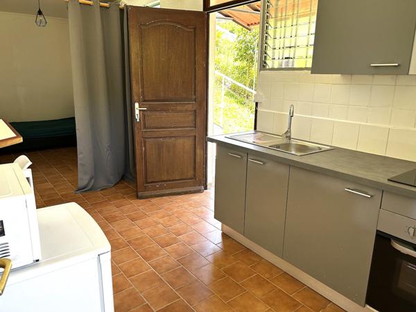 Gosier (97190) Grand studio de 36m2, climatisé, meublé, Pliane