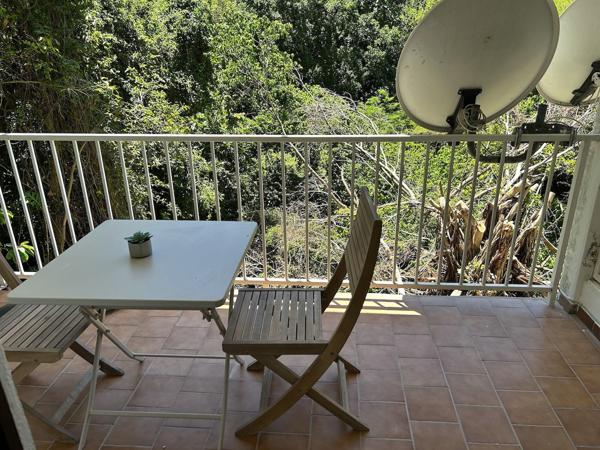 Gosier (97190) Grand studio de 36m2, climatisé, meublé, Pliane
