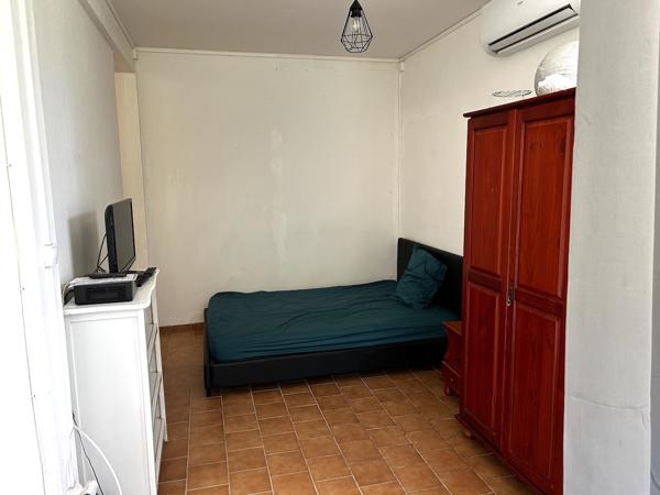 Gosier (97190) Grand studio de 36m2, climatisé, meublé, Pliane