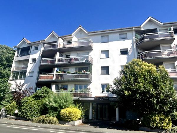 Grand T2 avec balcon et parking