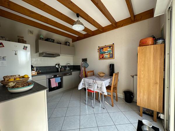 Appartement à vendre à Vannes Ouest de 55m², parking terrasse cave