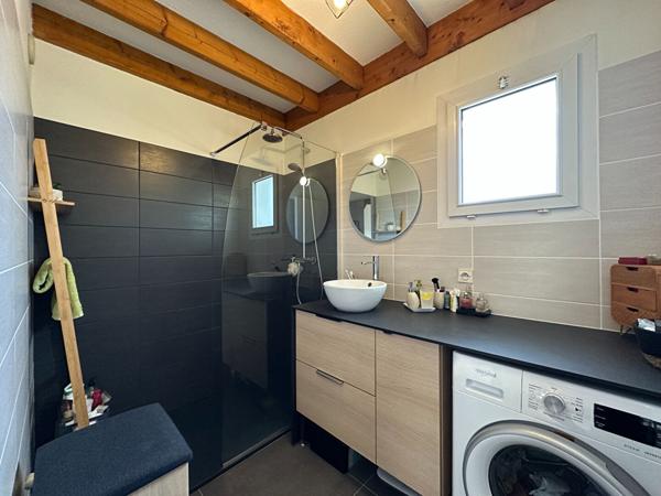 Appartement à vendre à Vannes Ouest de 55m², parking terrasse cave