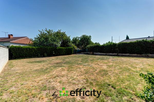 Terrain
        
        - 517 m² 209 000 € *