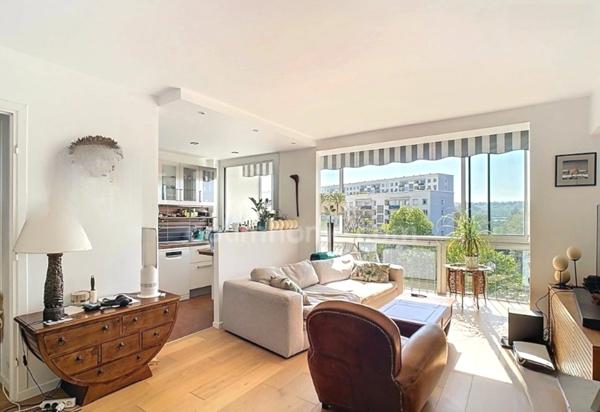 92210 - SAINT-CLOUD - APPARTEMENT - 2 CHAMBRES - ASCENSEUR - ÉTAGE ÉLEVÉ - LUMINEUX - VUE DÉGAGÉE - PROXIMITÉ GARE - QUARTIER VAL D'OR