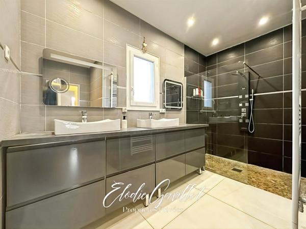 Maison Villemoustaussou 5 pièce(s) 132 m2