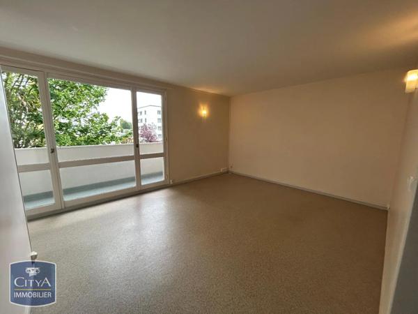 Appartement à louer 3 pièces 56.2m² Saint-Quentin (02100)