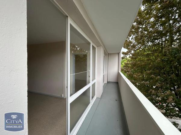 Appartement à louer 3 pièces 56.2m² Saint-Quentin (02100)