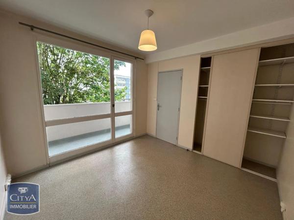Appartement à louer 3 pièces 56.2m² Saint-Quentin (02100)
