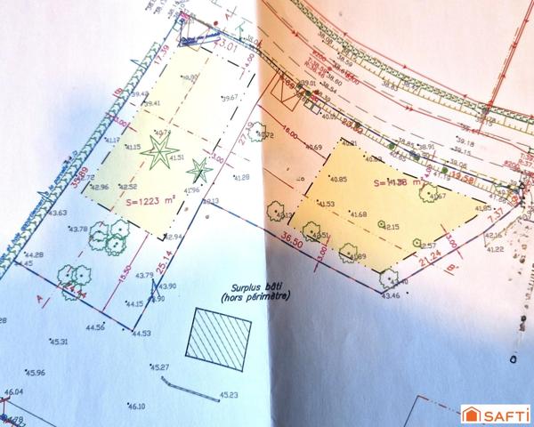 Terrain constructible de 1138m2 à 5 minutes (2kms) de la plage