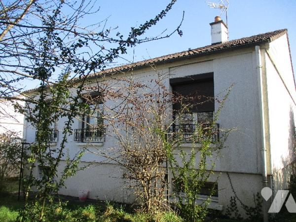 Maison à usage d'habitation sur sous-sol semi-enterré de 70 m², terrain 439 m²