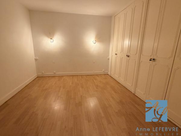 APPARTEMENT 2 / 3 pièces avec BALCON
