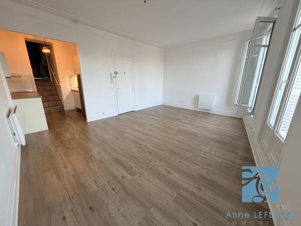 APPARTEMENT 2 / 3 pièces avec BALCON