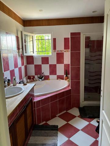 Magnifique maison familiale traditionnelle avec piscine