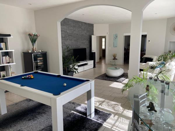 Magnifique maison familiale traditionnelle avec piscine