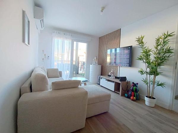 Appartement Miramas 2 pièce(s) 40 m2 + TERRASSE + parking