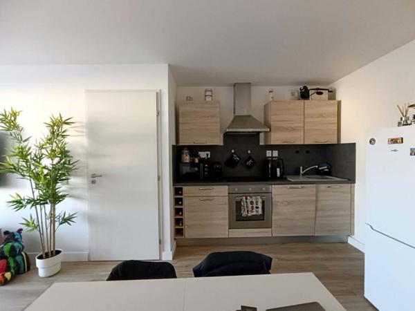 Appartement Miramas 2 pièce(s) 40 m2 + TERRASSE + parking