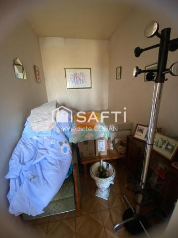 Maison de 45 m2, combles à aménager et terrain clos