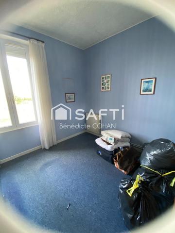 Maison de 45 m2, combles à aménager et terrain clos