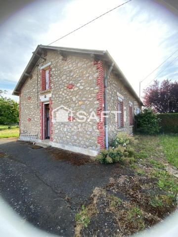 Maison de 45 m2, combles à aménager et terrain clos