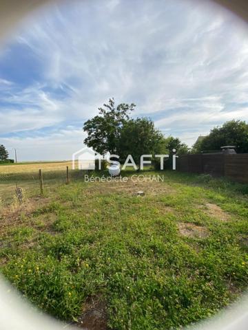 Maison de 45 m2, combles à aménager et terrain clos