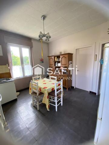 Maison de 45 m2, combles à aménager et terrain clos