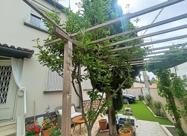 Maison pour deux familles ou investisseurs