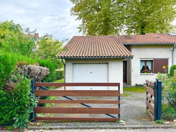Maison plain-pied, jardin, garage